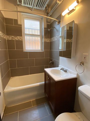 5542 W Leland Avenue G, Chicago, IL 60630
