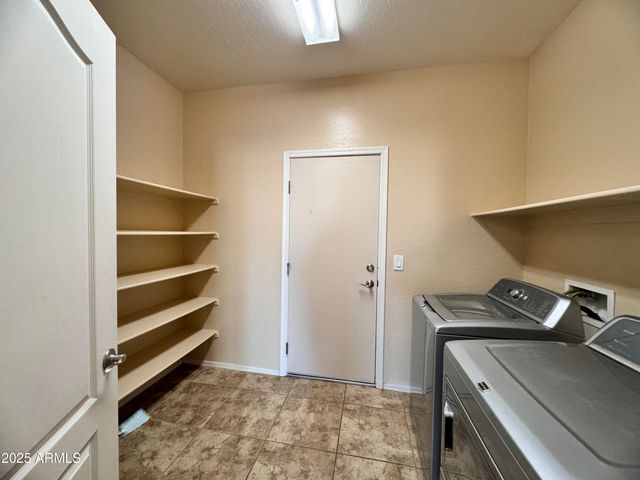 2974 E POWELL Way, Gilbert, AZ 85298