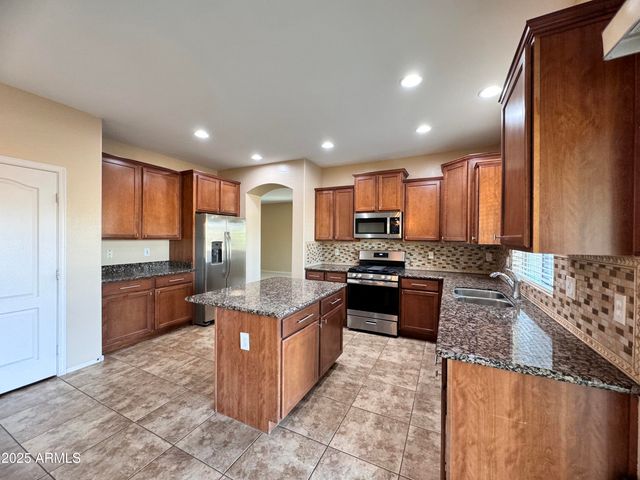 2974 E POWELL Way, Gilbert, AZ 85298