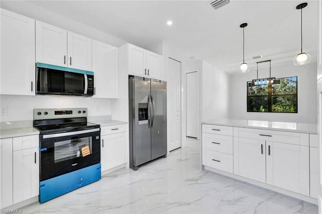 2002 E 10th ST, Lehigh Acres, FL 33936