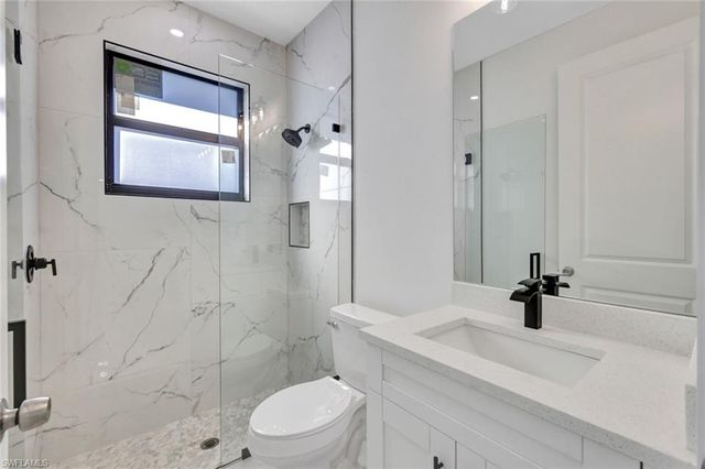 2002 E 10th ST, Lehigh Acres, FL 33936