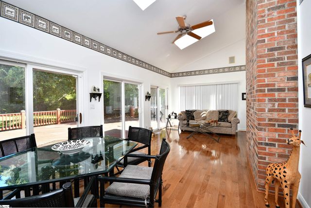 320 Richwood Down Drive, Laurens, SC 29360