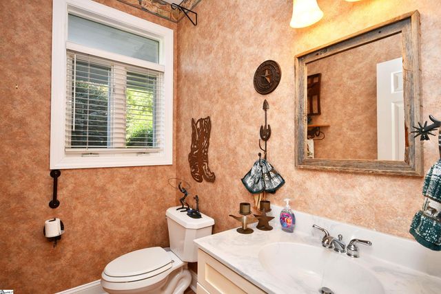 320 Richwood Down Drive, Laurens, SC 29360