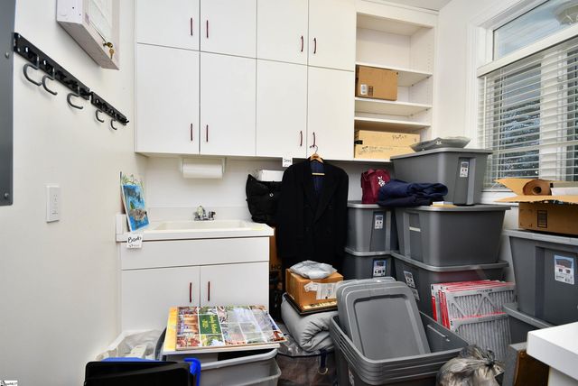 320 Richwood Down Drive, Laurens, SC 29360