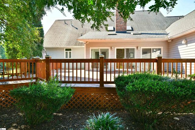 320 Richwood Down Drive, Laurens, SC 29360