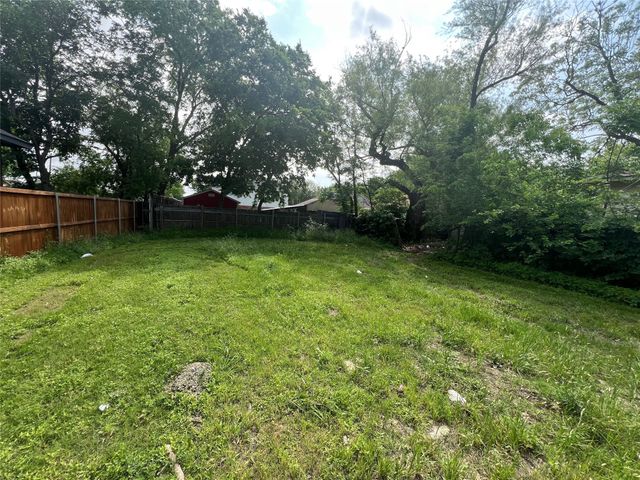 4126 Esmalda Street, Dallas, TX 75212