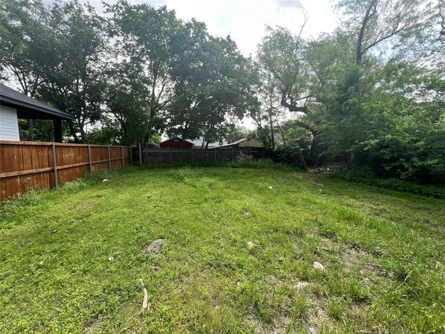 4126 Esmalda Street, Dallas, TX 75212