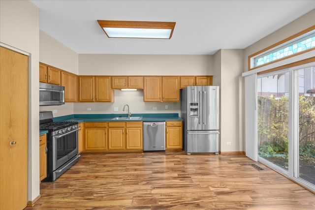 2721 Cripple Creek Court 2721, Naperville, IL 60564
