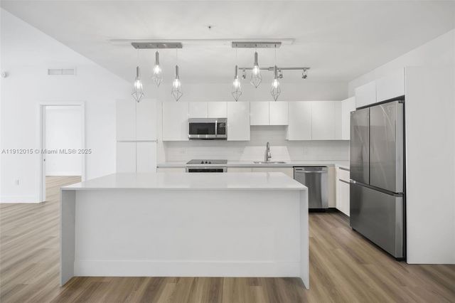 101 Diplomat Pkwy 2604, Hallandale Beach, FL 33009