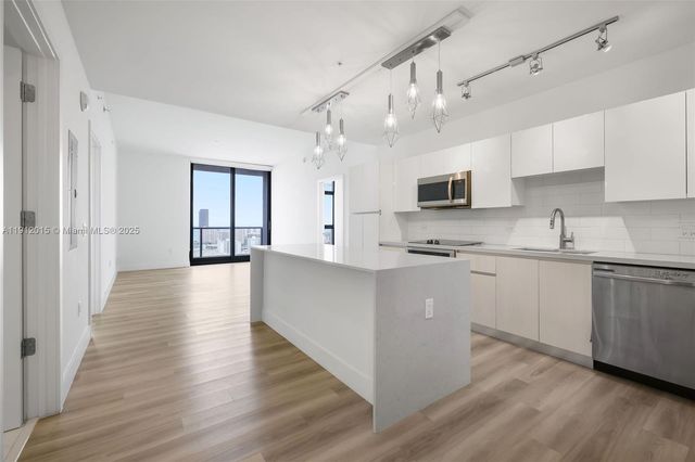 101 Diplomat Pkwy 2604, Hallandale Beach, FL 33009