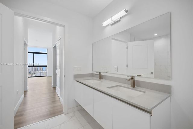 101 Diplomat Pkwy 2604, Hallandale Beach, FL 33009