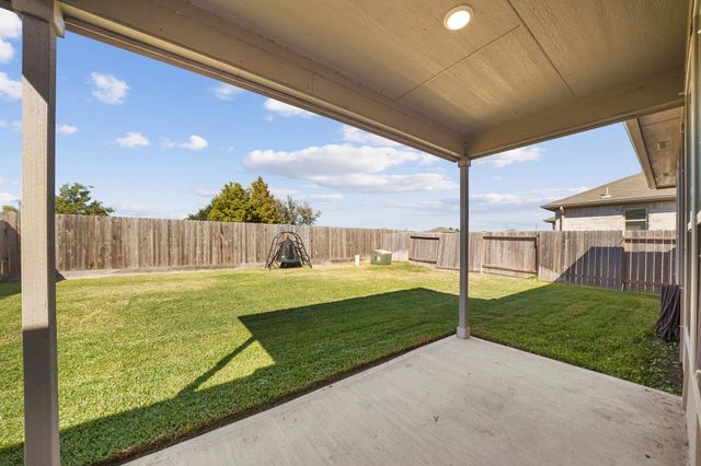 329 Paso Fino Drive, Alvin, TX 77511