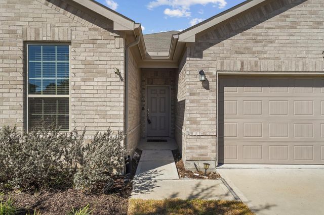 329 Paso Fino Drive, Alvin, TX 77511