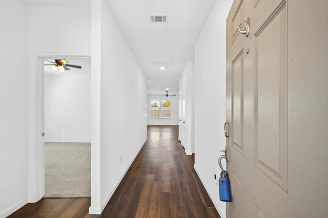 329 Paso Fino Drive, Alvin, TX 77511