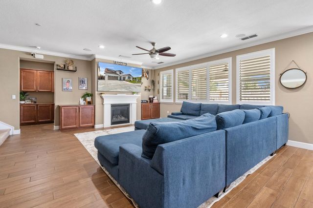 1391 Crystal Dr, Lathrop, CA 95330