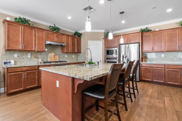 1391 Crystal Dr, Lathrop, CA 95330