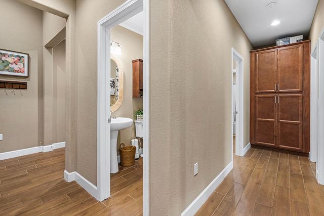 1391 Crystal Dr, Lathrop, CA 95330