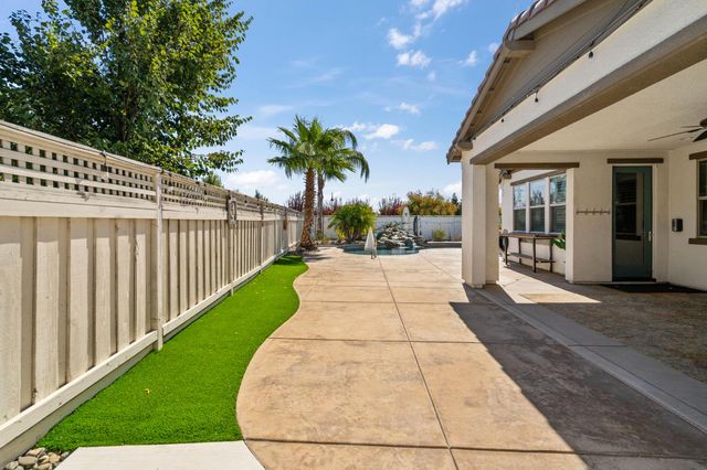 1391 Crystal Dr, Lathrop, CA 95330