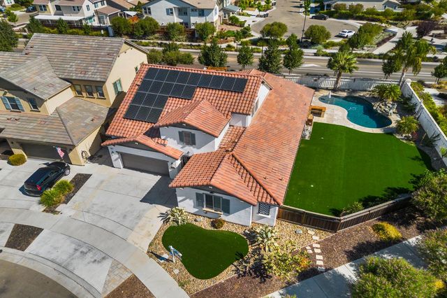 1391 Crystal Dr, Lathrop, CA 95330