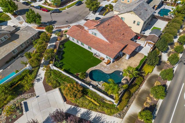 1391 Crystal Dr, Lathrop, CA 95330