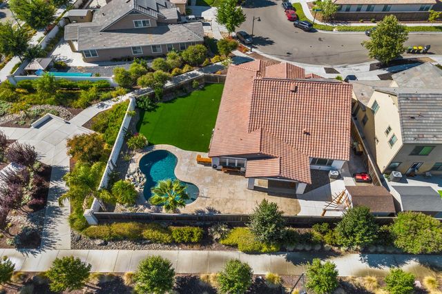 1391 Crystal Dr, Lathrop, CA 95330