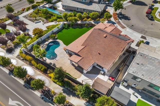 1391 Crystal Dr, Lathrop, CA 95330