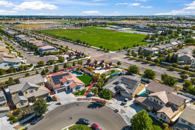 1391 Crystal Dr, Lathrop, CA 95330