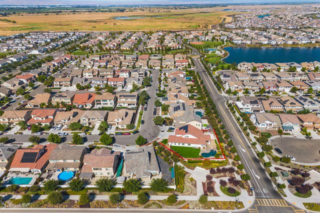 1391 Crystal Dr, Lathrop, CA 95330