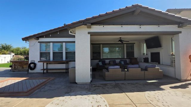 1391 Crystal Dr, Lathrop, CA 95330