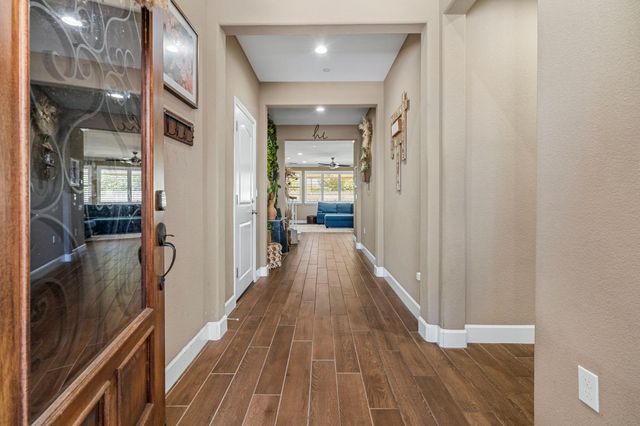 1391 Crystal Dr, Lathrop, CA 95330