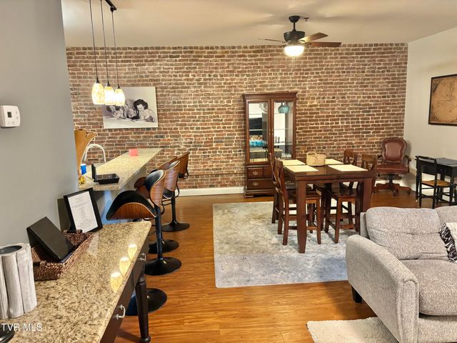 116 Tipton Street Apt 213, Johnson City, TN 37604