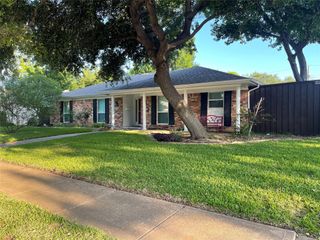 7814 La Manga Drive, Dallas, TX 75248