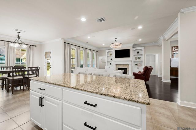 14526 Lake Town Dr, Baton Rouge, LA 70810