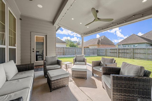 14526 Lake Town Dr, Baton Rouge, LA 70810