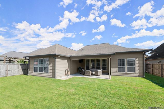 14526 Lake Town Dr, Baton Rouge, LA 70810