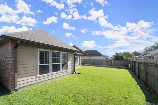 14526 Lake Town Dr, Baton Rouge, LA 70810