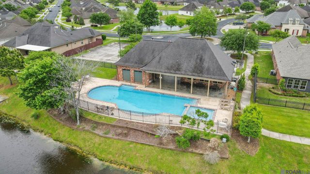 14526 Lake Town Dr, Baton Rouge, LA 70810