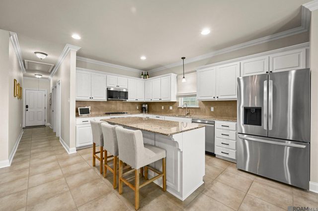 14526 Lake Town Dr, Baton Rouge, LA 70810