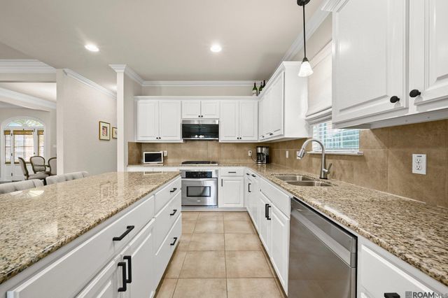 14526 Lake Town Dr, Baton Rouge, LA 70810