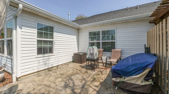1304 Flintlock Drive, Greenwood, IN 46143