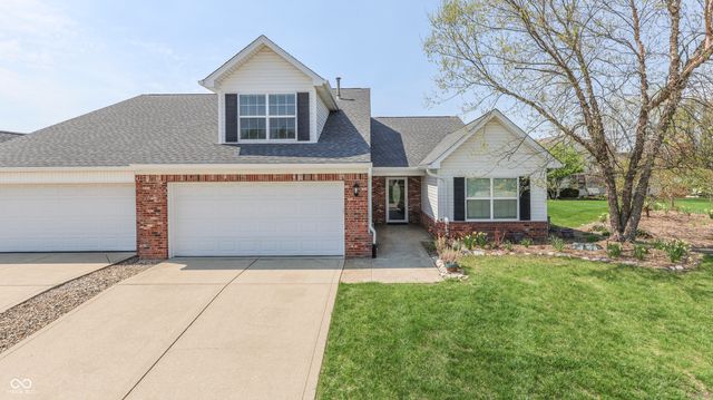 1304 Flintlock Drive, Greenwood, IN 46143