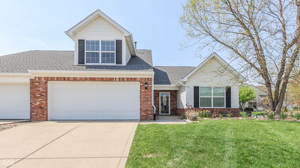 1304 Flintlock Drive, Greenwood, IN 46143