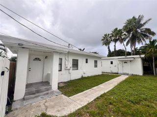 612 NW 6TH Court 2, Hallandale Beach, FL 33009