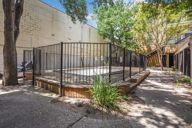 2802 Nueces ST 312, Austin, TX 78705