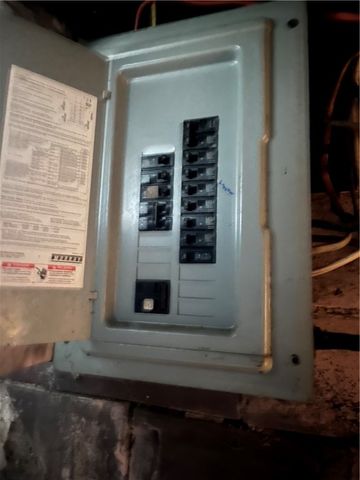 439 Malleable St, Sharon, PA 16146