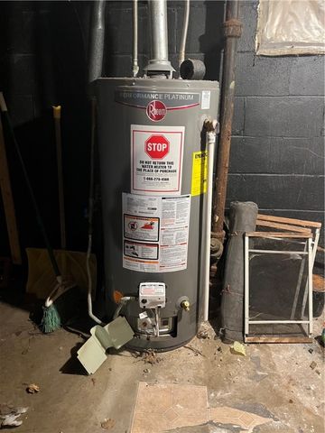 439 Malleable St, Sharon, PA 16146