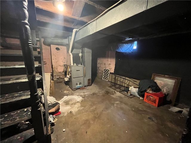 439 Malleable St, Sharon, PA 16146