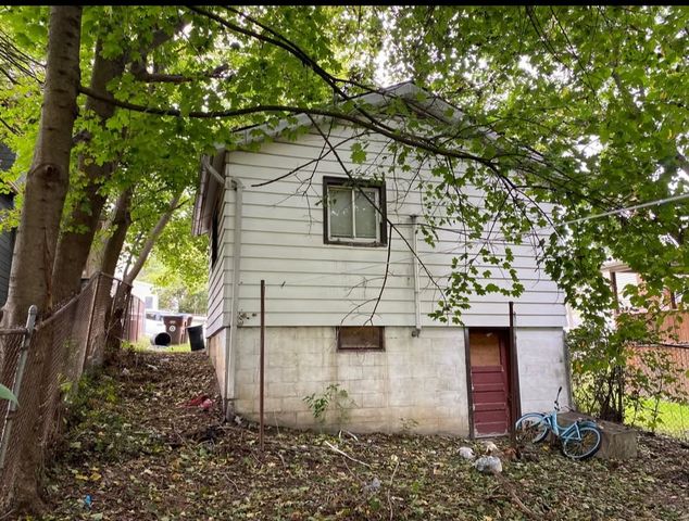 439 Malleable St, Sharon, PA 16146