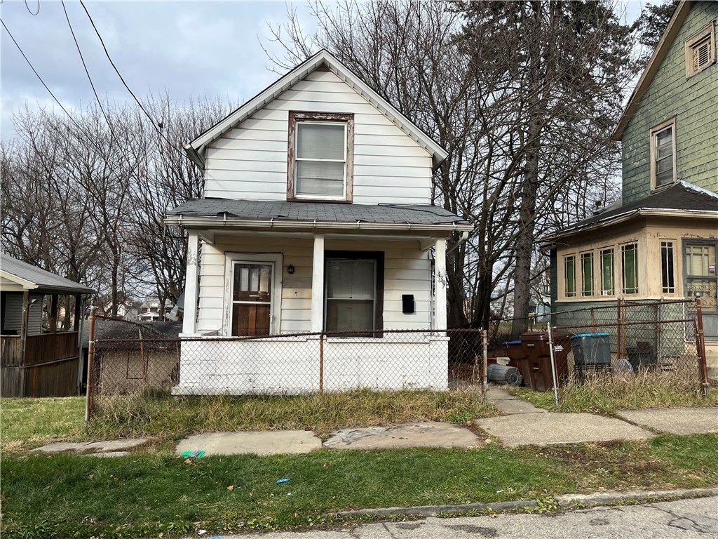 439 Malleable St, Sharon, PA 16146