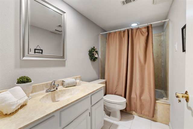 2732 Copper Creek Drive 202, Arlington, TX 76006